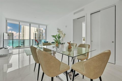 Condo in Sunny Isles Beach, Florida, 2 bedrooms  № 1927858 - photo 12