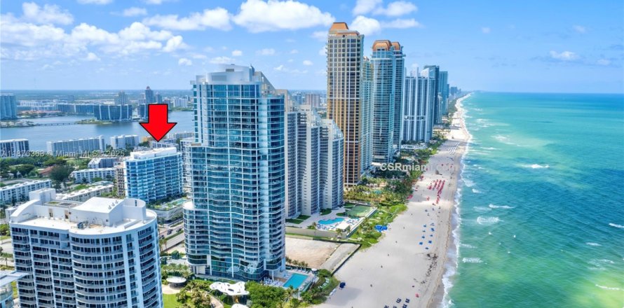Condo in Sunny Isles Beach, Florida, 2 bedrooms № 1927858