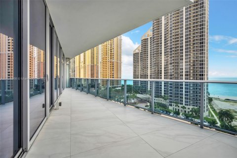 Condo in Sunny Isles Beach, Florida, 2 bedrooms  № 1927858 - photo 5