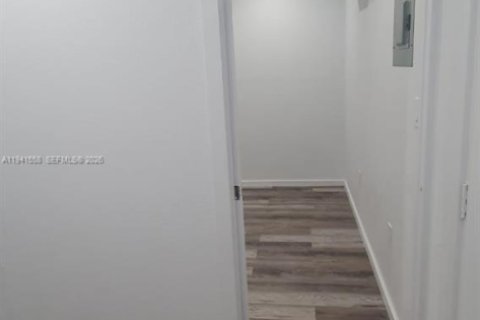 Commercial property in Homestead, Florida 1 bedroom, 55.74 sq.m. № 1998995 - photo 6