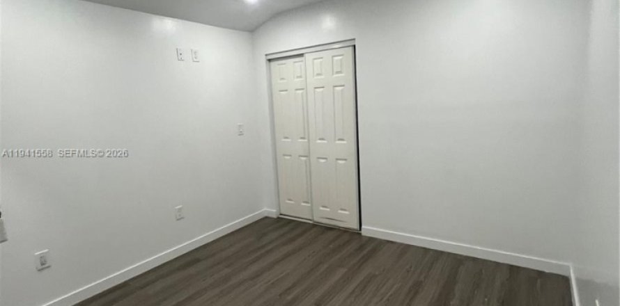 Commercial property in Homestead, Florida 1 bedroom, 55.74 sq.m. № 1998995