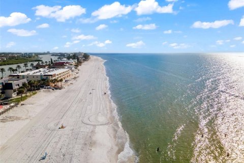 Condo in Indian Rocks Beach, Florida, 2 bedrooms  № 1879505 - photo 28