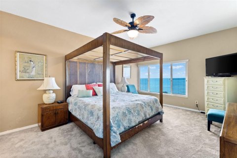 Condo in Indian Rocks Beach, Florida, 2 bedrooms  № 1879505 - photo 18