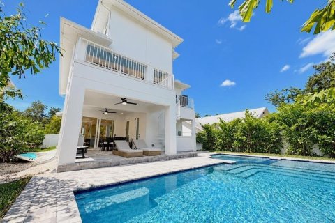 Casa en venta en Sarasota, Florida, 5 dormitorios, 281.68 m2 № 2385694 - foto 2