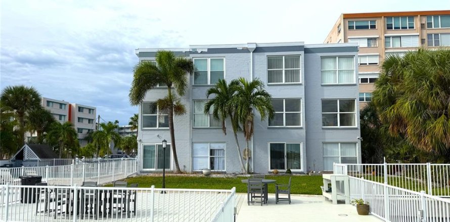 Condo à South Pasadena, Floride, 2 chambres  № 2418892