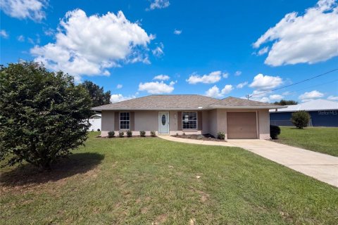 House in Belleview, Florida 3 bedrooms, 98.01 sq.m. № 2302122