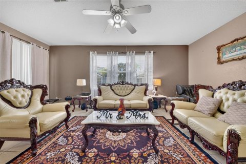 Villa ou maison à vendre à Kissimmee, Floride: 4 chambres, 202.71 m2 № 2394100 - photo 27