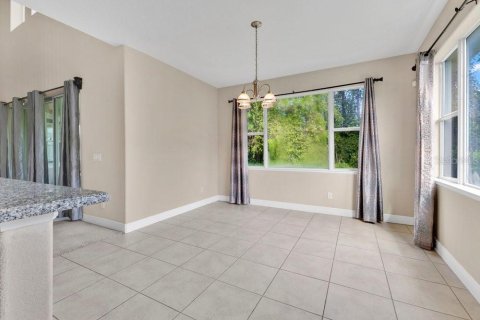 House in Davenport, Florida 4 bedrooms, 299.05 sq.m. № 2396296 - photo 10