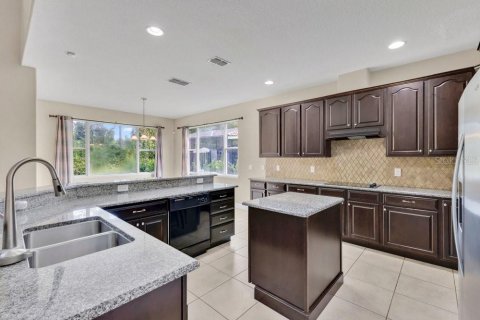 House in Davenport, Florida 4 bedrooms, 299.05 sq.m. № 2396296 - photo 8