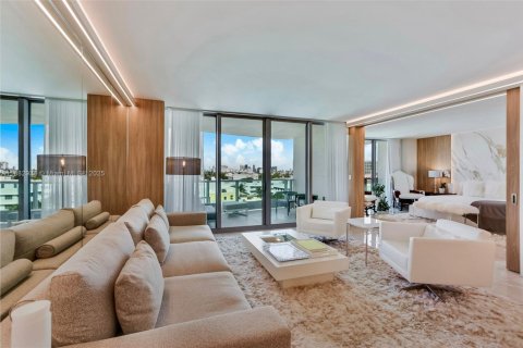 Copropriété à vendre à Miami Beach, Floride: 2 chambres, 127.28 m2 № 1943278 - photo 1