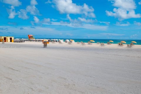 Copropriété à vendre à Miami Beach, Floride: 2 chambres, 127.28 m2 № 1943278 - photo 22