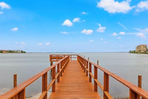 Adosado en venta en Saint Petersburg, Florida, 3 dormitorios, 177.91 m2 № 1584521 - foto 3