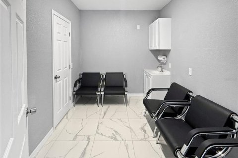 Immobilier commercial à louer à Kissimmee, Floride: 106.19 m2 № 1901532 - photo 9