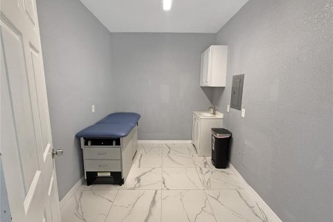 Immobilier commercial à louer à Kissimmee, Floride: 106.19 m2 № 1901532 - photo 14
