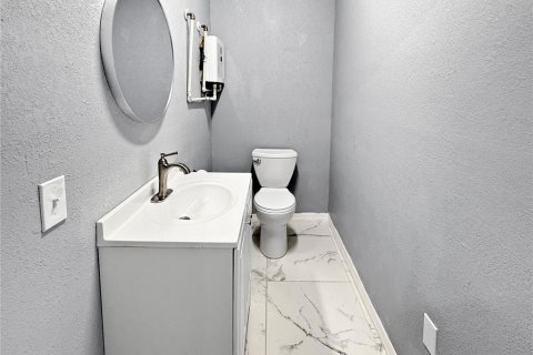 Immobilier commercial à louer à Kissimmee, Floride: 106.19 m2 № 1901532 - photo 12
