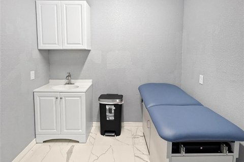 Immobilier commercial à louer à Kissimmee, Floride: 106.19 m2 № 1901532 - photo 11