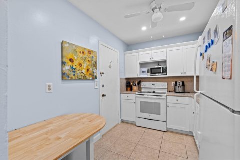 Купить кондоминиум в Помпано-Бич, Флорида 3 комнаты, 86.4м2, № 2241550 - фото 14