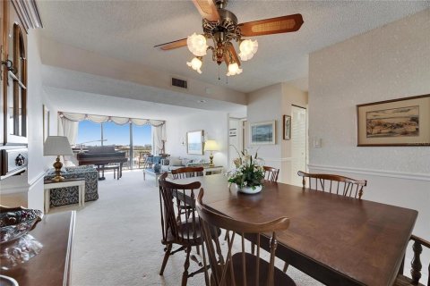 Condominio en venta en Treasure Island, Florida, 2 dormitorios, 109.16 m2 № 1717731 - foto 14
