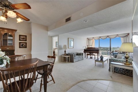 Condominio en venta en Treasure Island, Florida, 2 dormitorios, 109.16 m2 № 1717731 - foto 11
