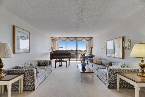 Condominio en venta en Treasure Island, Florida, 2 dormitorios, 109.16 m2 № 1717731 - foto 21