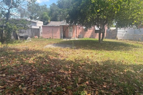 House in Hollywood, Florida 3 bedrooms, 96.62 sq.m. № 1683620 - photo 19