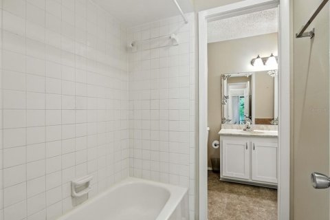 Condo in New Smyrna Beach, Florida, 1 bedroom  № 1838852 - photo 20