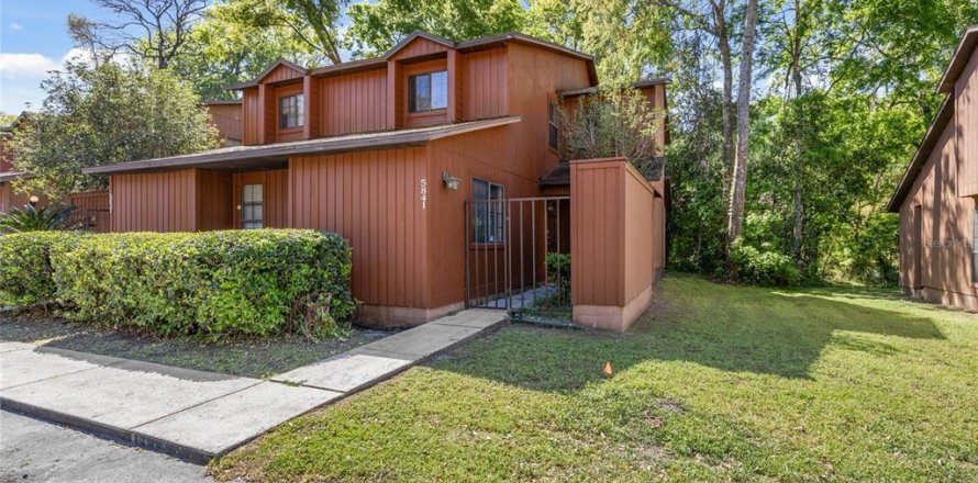 Adosado en Gainesville, Florida 3 dormitorios, 127.28 m2 № 1685392