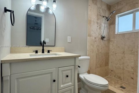 House in Miami, Florida 3 bedrooms, 159.7 sq.m. № 2004090 - photo 30