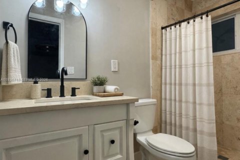 House in Miami, Florida 3 bedrooms, 159.7 sq.m. № 2004090 - photo 29