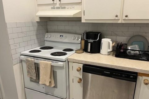 Condo in Wilton Manors, Florida, 1 bedroom № 2243882 - photo 6