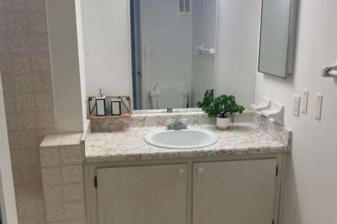 Condo in Wilton Manors, Florida, 1 bedroom № 2243882 - photo 19