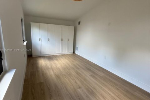 Villa ou maison à vendre à Miami, Floride: 4 chambres № 1984491 - photo 20