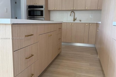 Villa ou maison à vendre à Miami, Floride: 4 chambres № 1984491 - photo 9