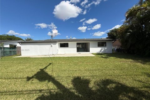 Villa ou maison à vendre à Miami, Floride: 4 chambres № 1984491 - photo 30