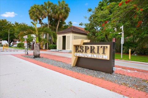 Copropriété à vendre à Miami, Floride: 1 chambre, 77.29 m2 № 2279375 - photo 23