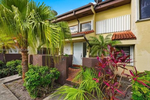 Copropriété à vendre à Miami, Floride: 1 chambre, 77.29 m2 № 2279375 - photo 5