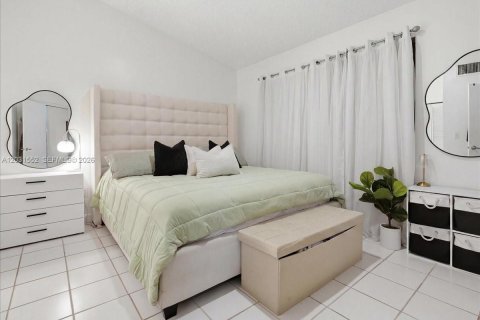 Copropriété à vendre à Miami, Floride: 1 chambre, 77.29 m2 № 2279375 - photo 18