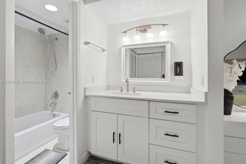 Copropriété à vendre à Miami, Floride: 1 chambre, 77.29 m2 № 2279375 - photo 16