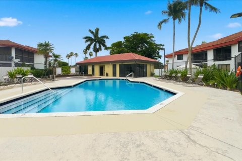 Copropriété à vendre à Miami, Floride: 1 chambre, 77.29 m2 № 2279375 - photo 20