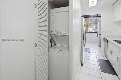 Copropriété à vendre à Miami, Floride: 1 chambre, 77.29 m2 № 2279375 - photo 4