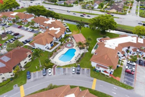 Copropriété à vendre à Miami, Floride: 1 chambre, 77.29 m2 № 2279375 - photo 6
