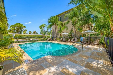 Touwnhouse à louer à Seminole, Floride: 3 chambres, 175.12 m2 № 2148722 - photo 2