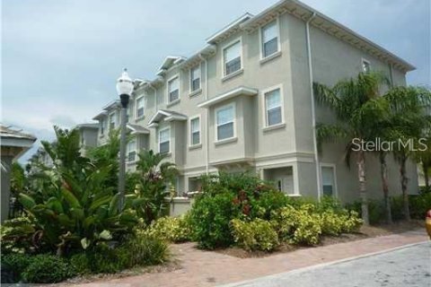 Touwnhouse à louer à Seminole, Floride: 3 chambres, 175.12 m2 № 2148722 - photo 10