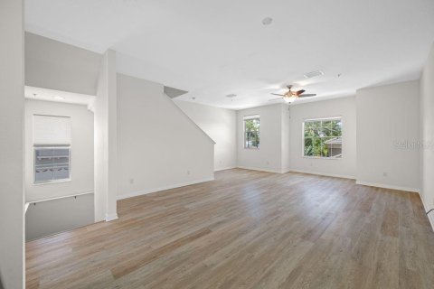 Touwnhouse à louer à Seminole, Floride: 3 chambres, 175.12 m2 № 2148722 - photo 3