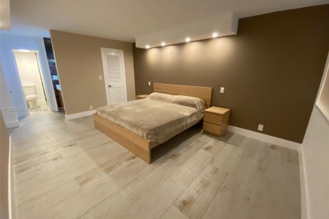 Condominio en alquiler en Hallandale Beach, Florida, 2 dormitorios, 106.84 m2 № 1954341 - foto 11