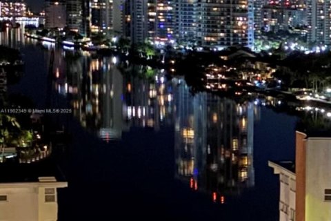 Condominio en alquiler en Hallandale Beach, Florida, 2 dormitorios, 106.84 m2 № 1954341 - foto 5