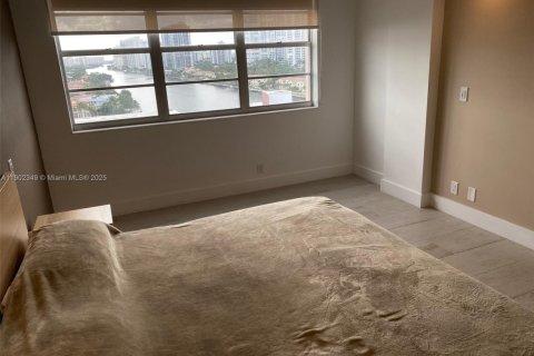 Condominio en alquiler en Hallandale Beach, Florida, 2 dormitorios, 106.84 m2 № 1954341 - foto 10
