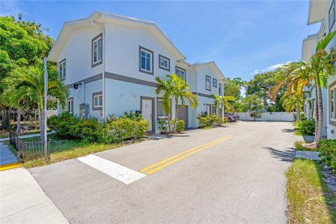 Дом в Форт-Лодердейл, Флорида 3 спальни, 111.95м2 № 2026247