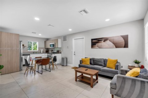 Купить виллу или дом в Форт-Лодердейл, Флорида 3 спальни, 111.95м2, № 2026247 - фото 3