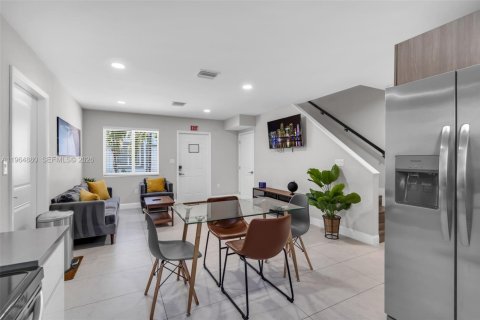 Купить виллу или дом в Форт-Лодердейл, Флорида 3 спальни, 111.95м2, № 2026247 - фото 6